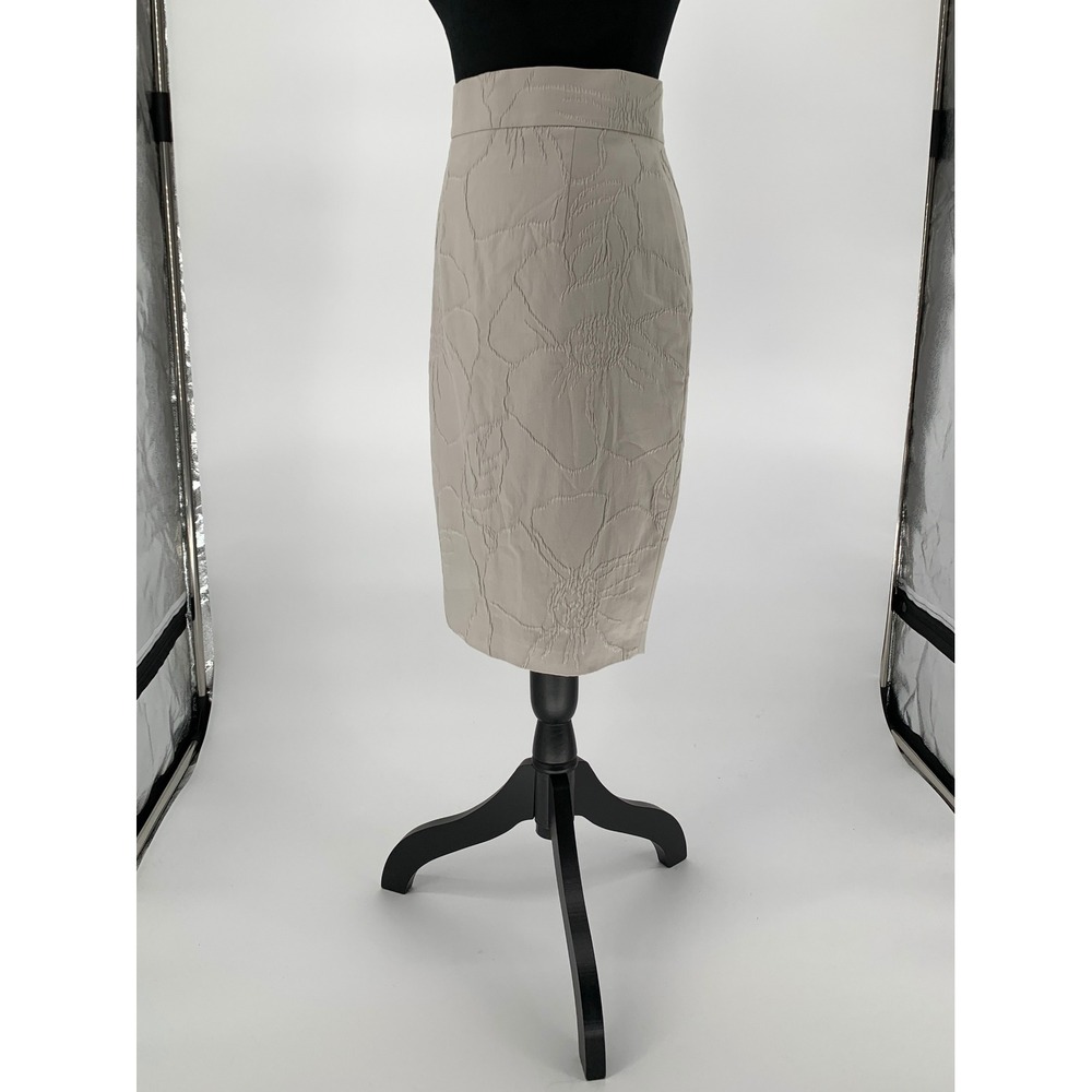 Blumarine Beige Floral Matelasse Pencil Skirt Made in Italy Size 6 NWT Art 6336